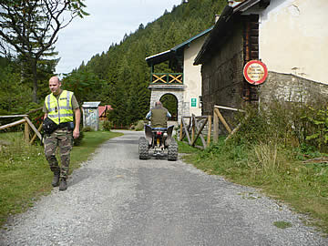 Motorkári
